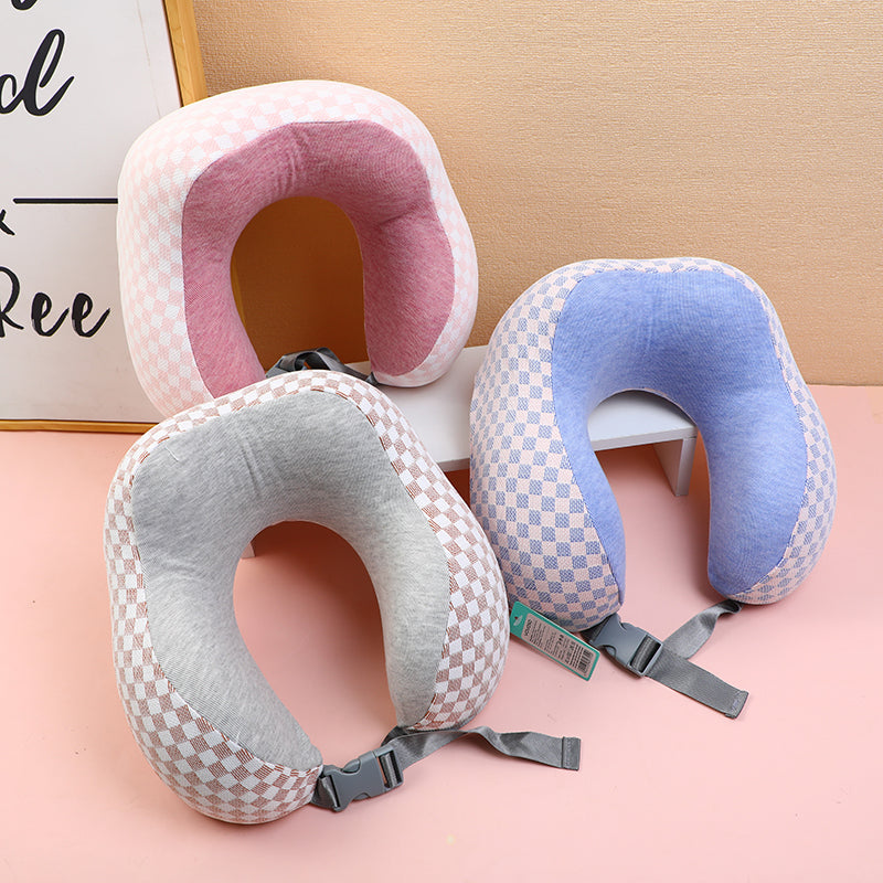 ALMOHADA EN U - CUADROS