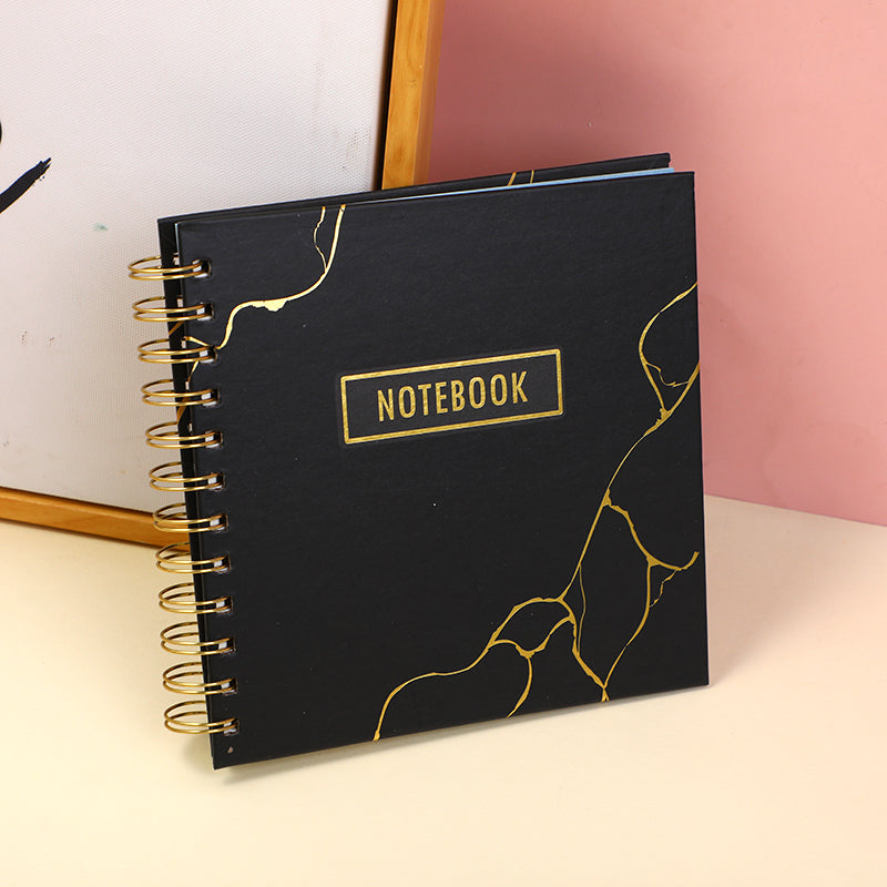 CUADERNO A5 - NEGRO & DORADO