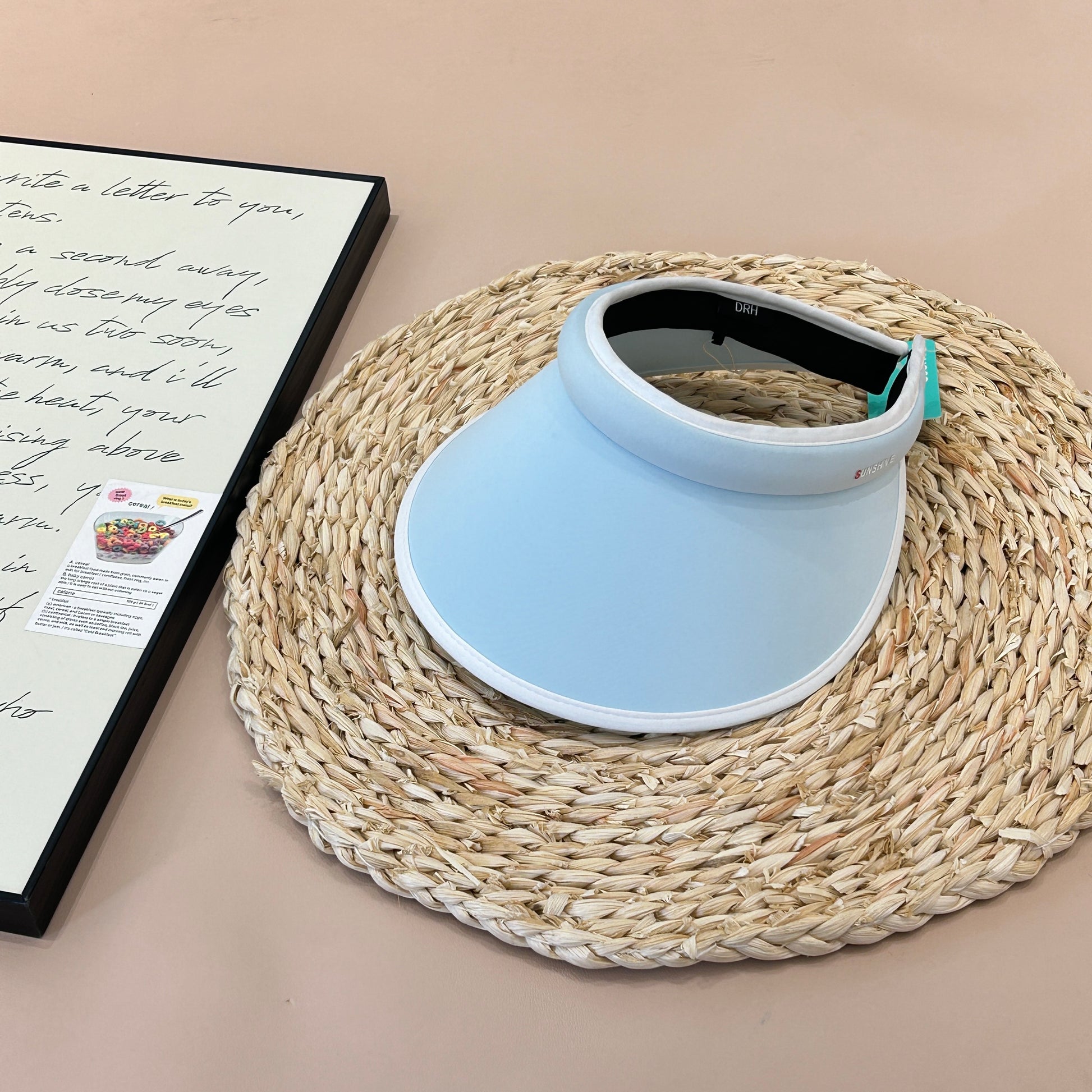 VISERA AZUL CON BORDE BLANCO