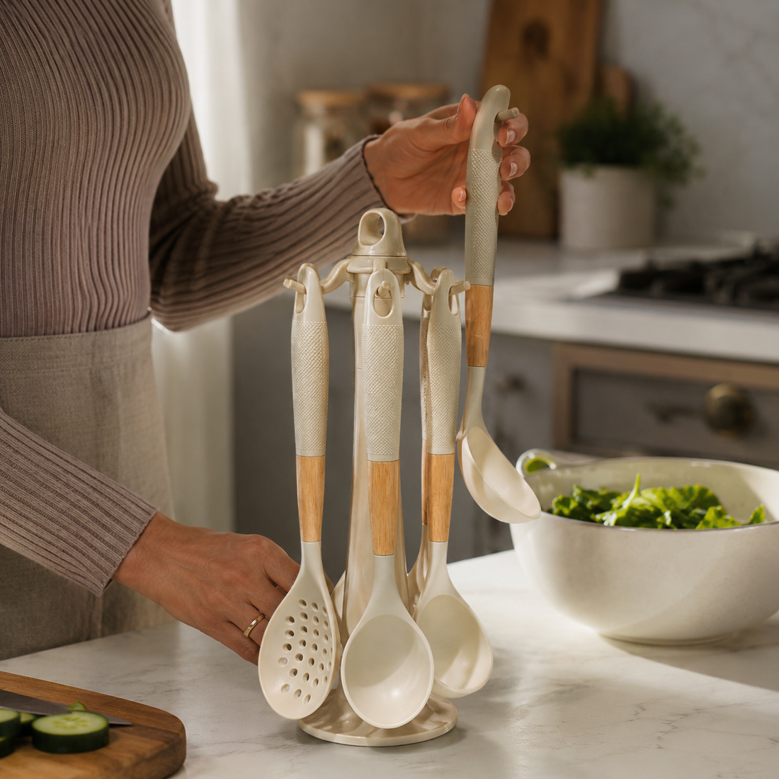 Set De Utensilios De Cocina Con Base Giratoria Beige Y Madera Yoyoso