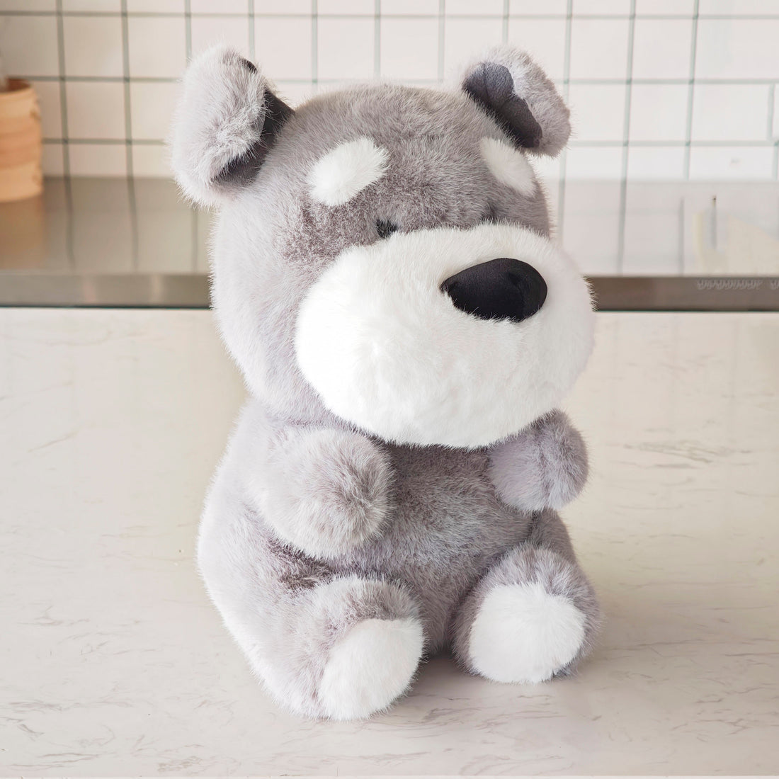 PELUCHES - PERRITO SCHNAUZER SENTADO - 28CM