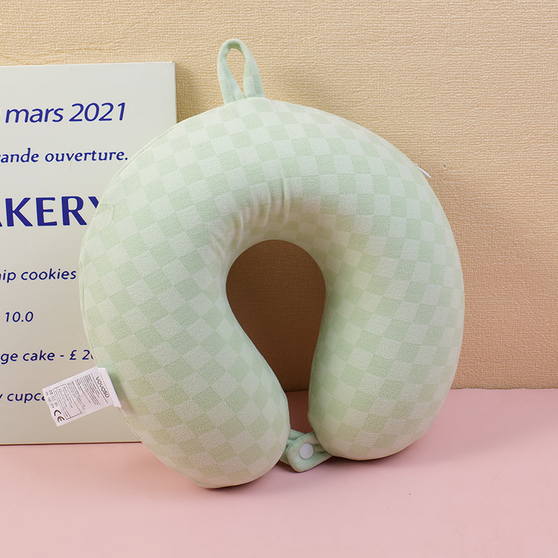 CUELLO EN U DE CUADRITOS - VERDE