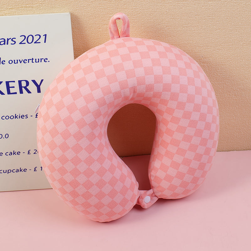 CUELLO EN U DE CUADRITOS - ROSADO