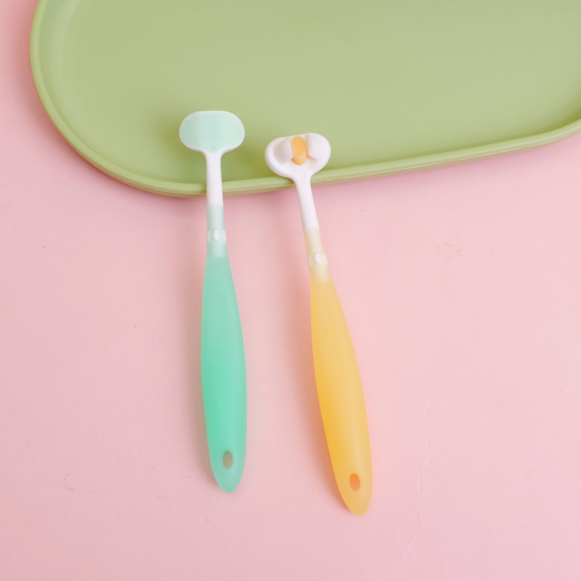 CEPILLO DE DIENTES DE 3 LADOS PARA NIÑOS