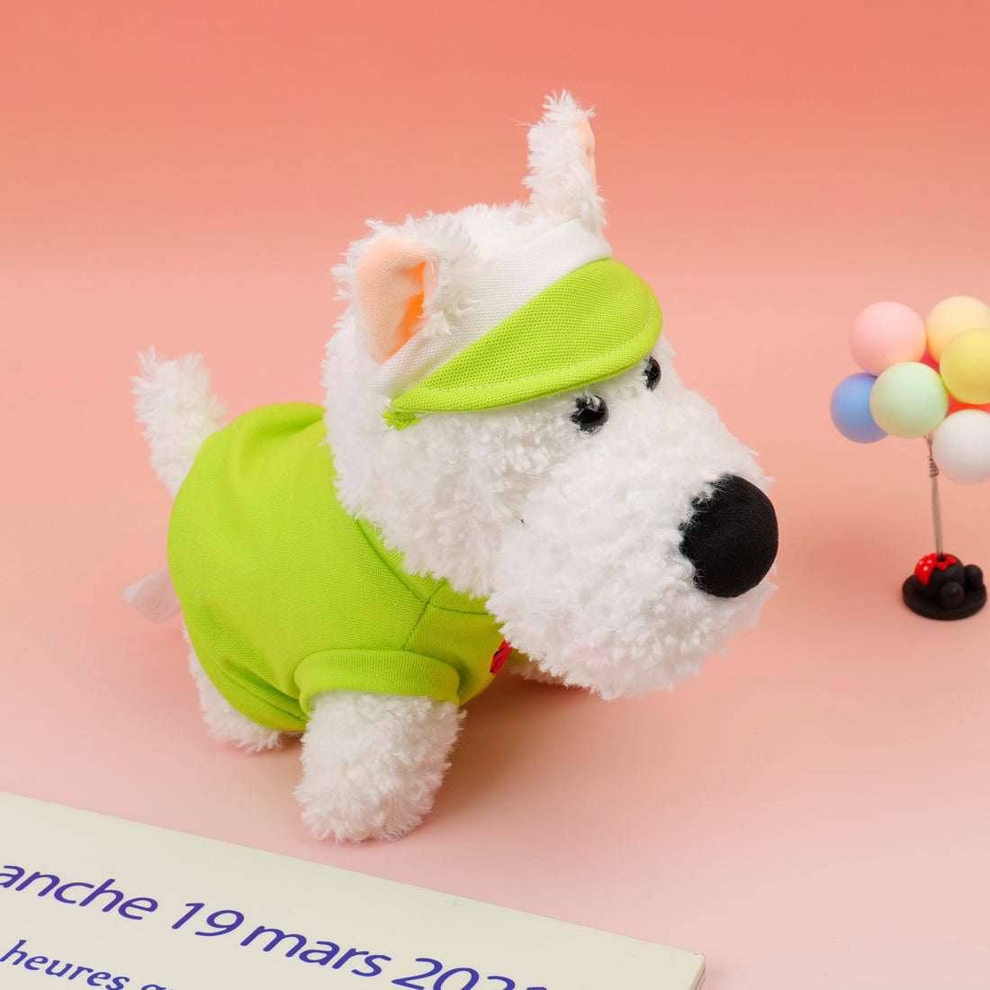 PELUCHE DE PERRITO BLANCO - CAMISA VERDE 22CM