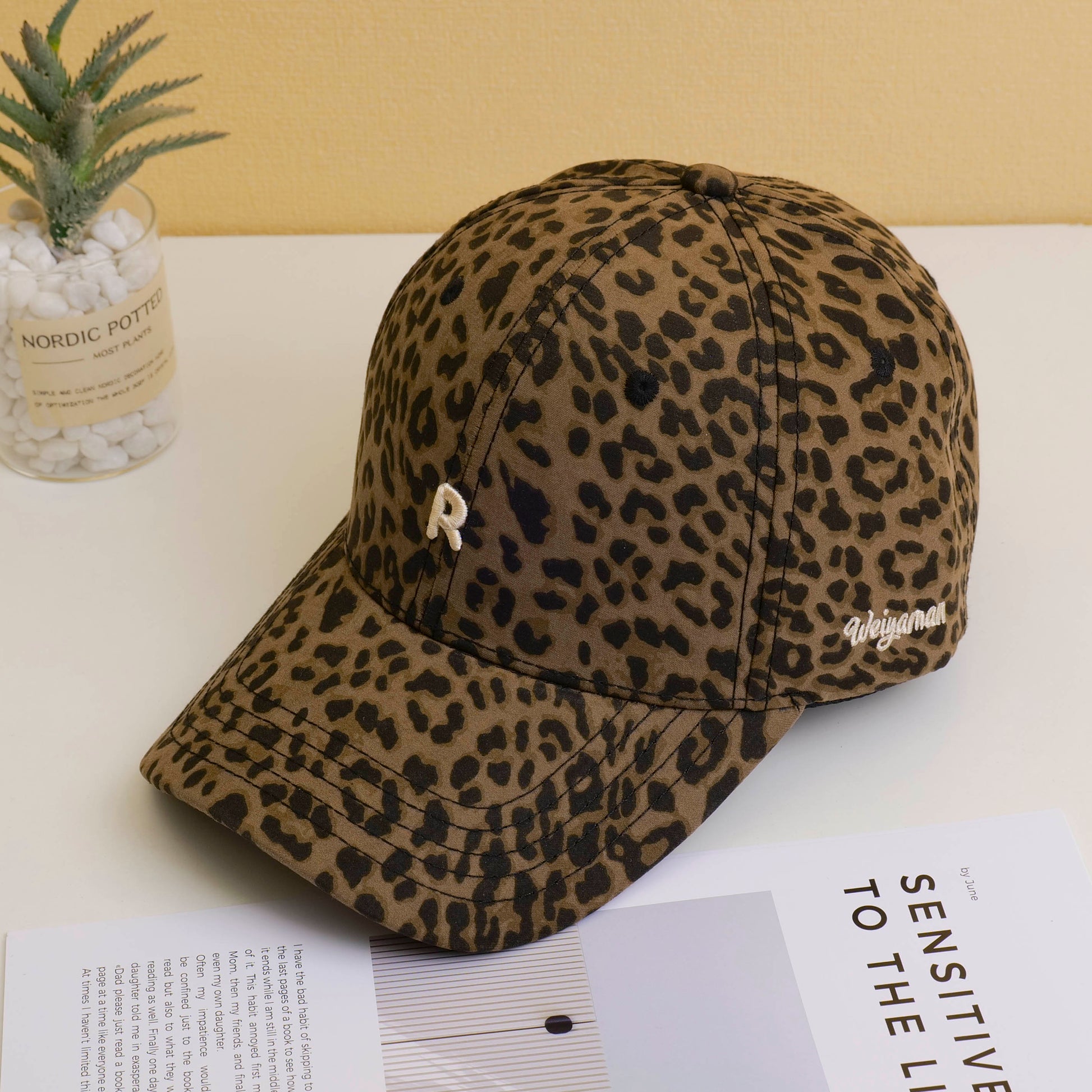GORRA DE LEOPARDO - MARRON CLARO