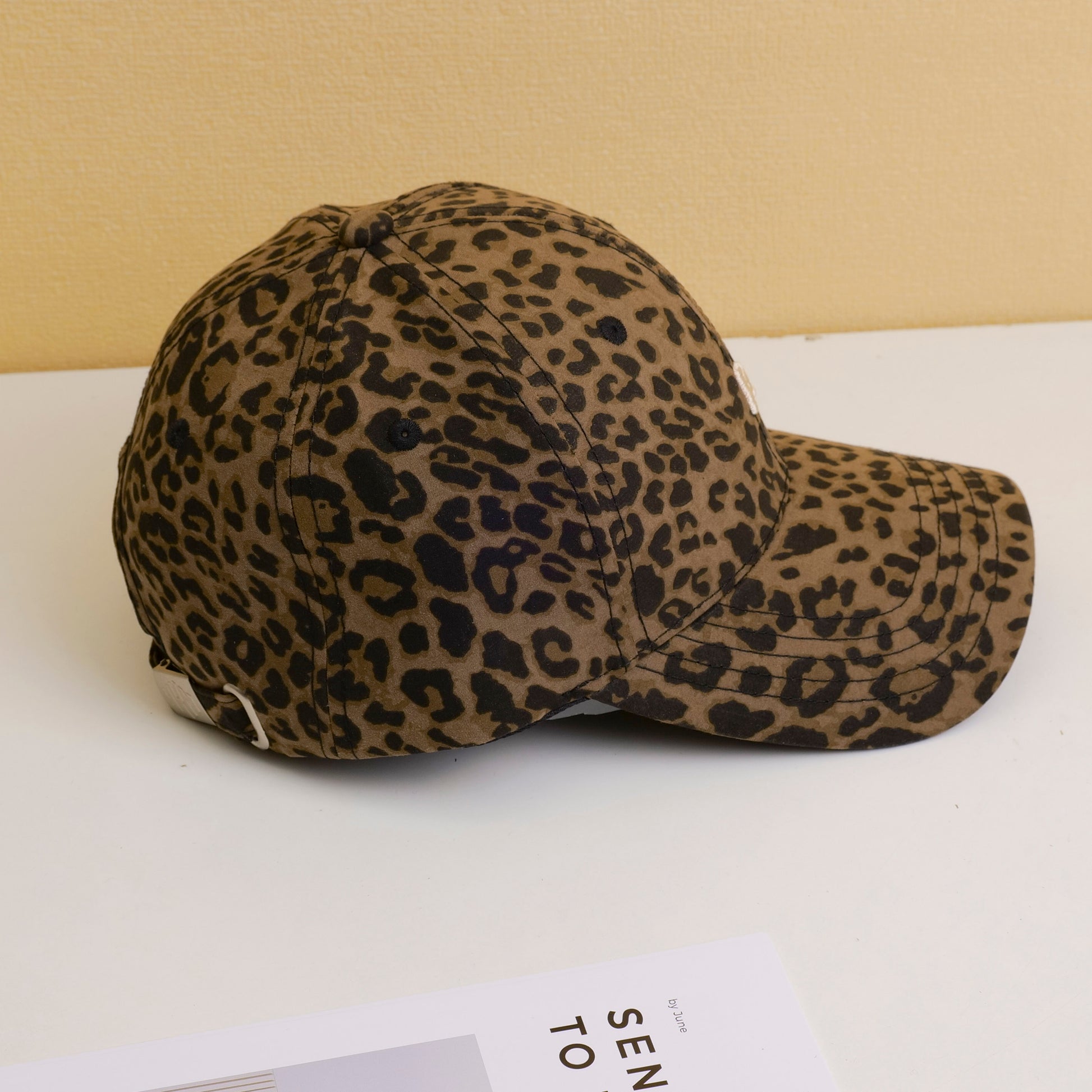 GORRA DE LEOPARDO - MARRON CLARO