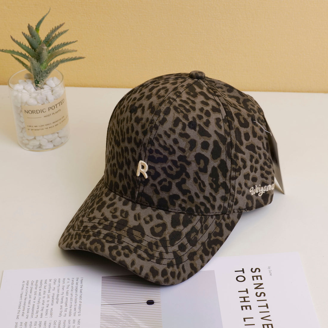 GORRA DE LEOPARDO - GRIS