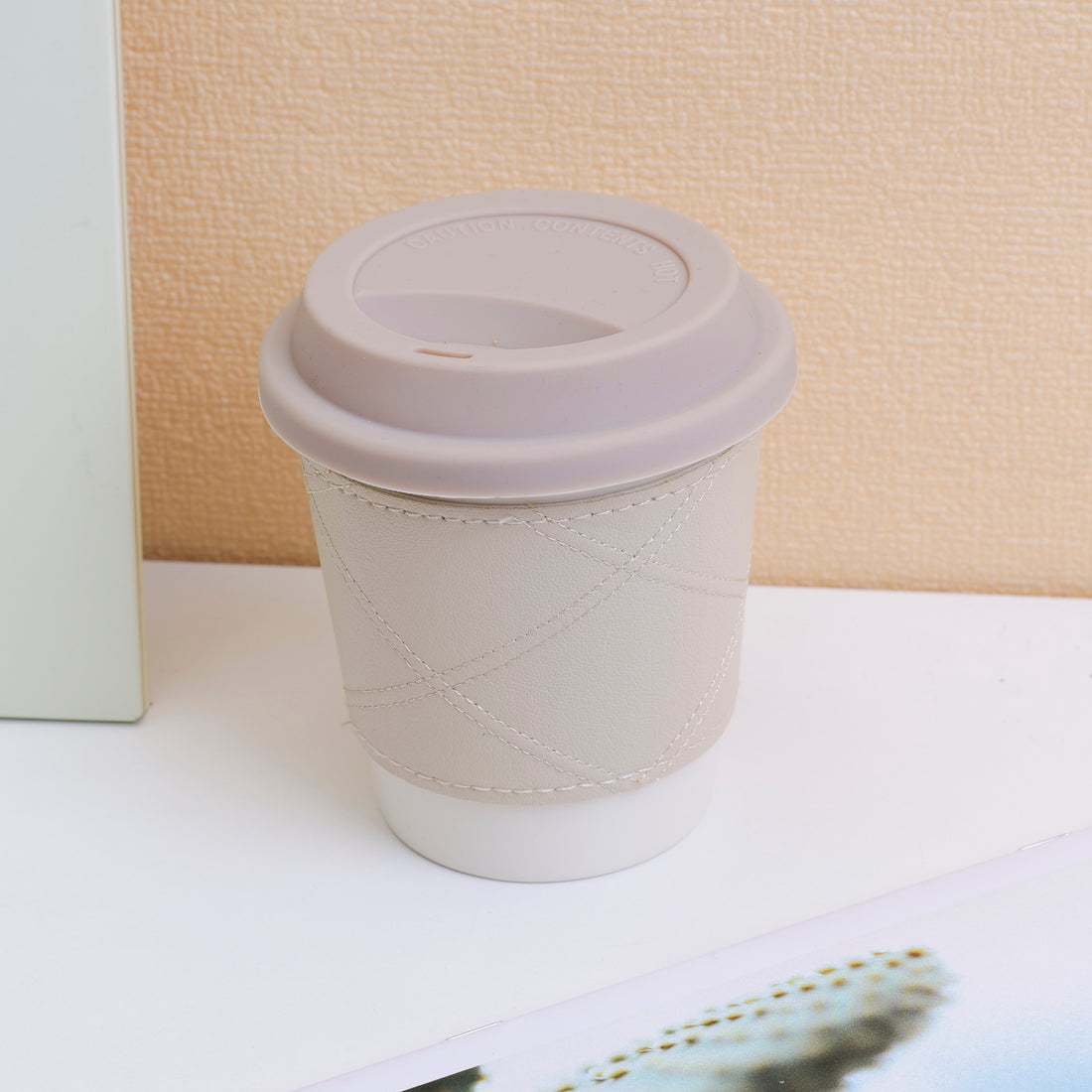 TAZA DE CAFÉ CON FORRO EN CUERO - GRIS