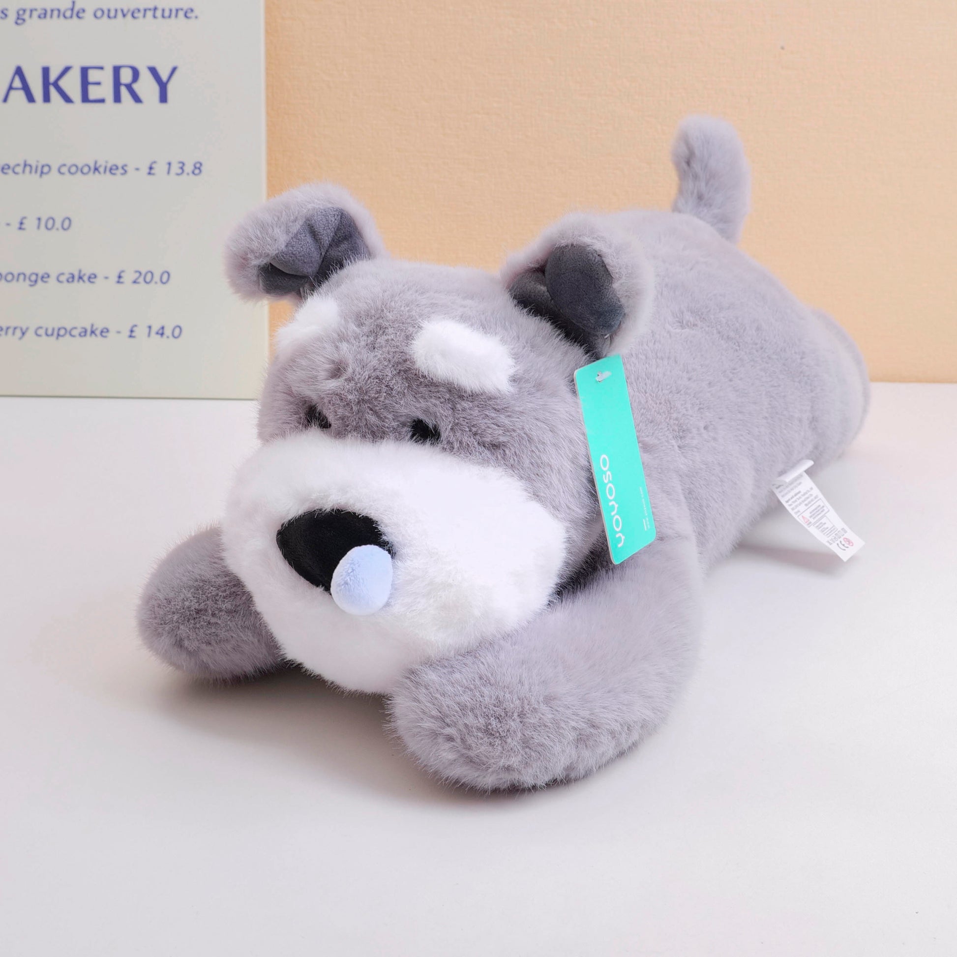 PELUCHES - PERRITO SCHNAUZER ACOSTADO - 45CM